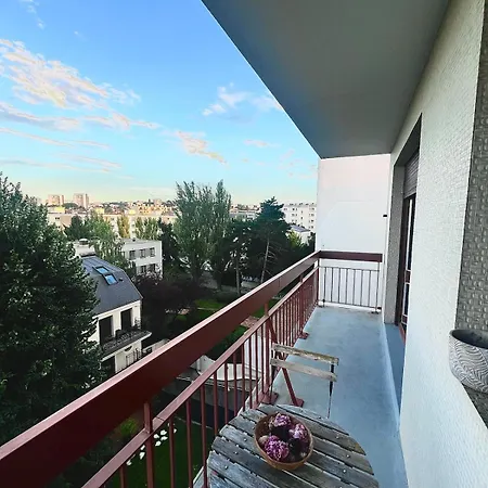 Chic With Balcony! * Clamart