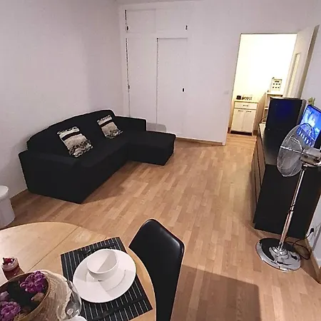 Apartman Chic With Balcony! Clamart