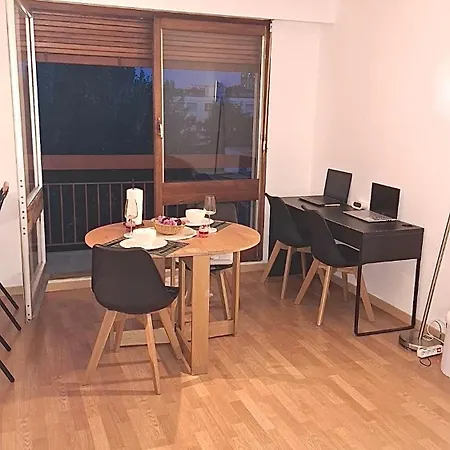 Chic With Balcony! Apartman *