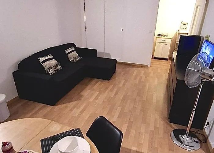 公寓 Chic With Balcony! 克拉马