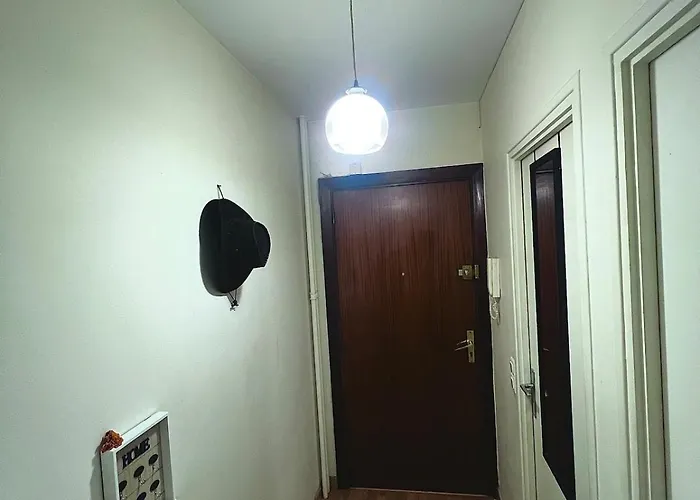 公寓 Chic With Balcony!