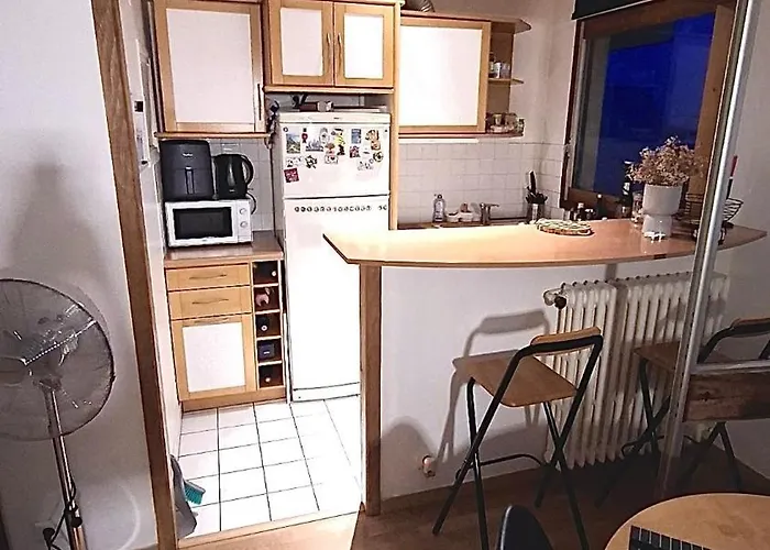 公寓 Chic With Balcony! *