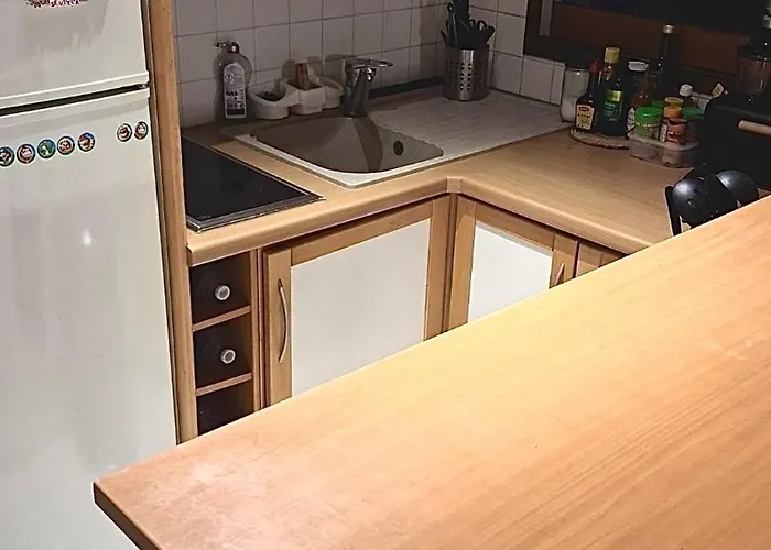 Chic With Balcony! 公寓